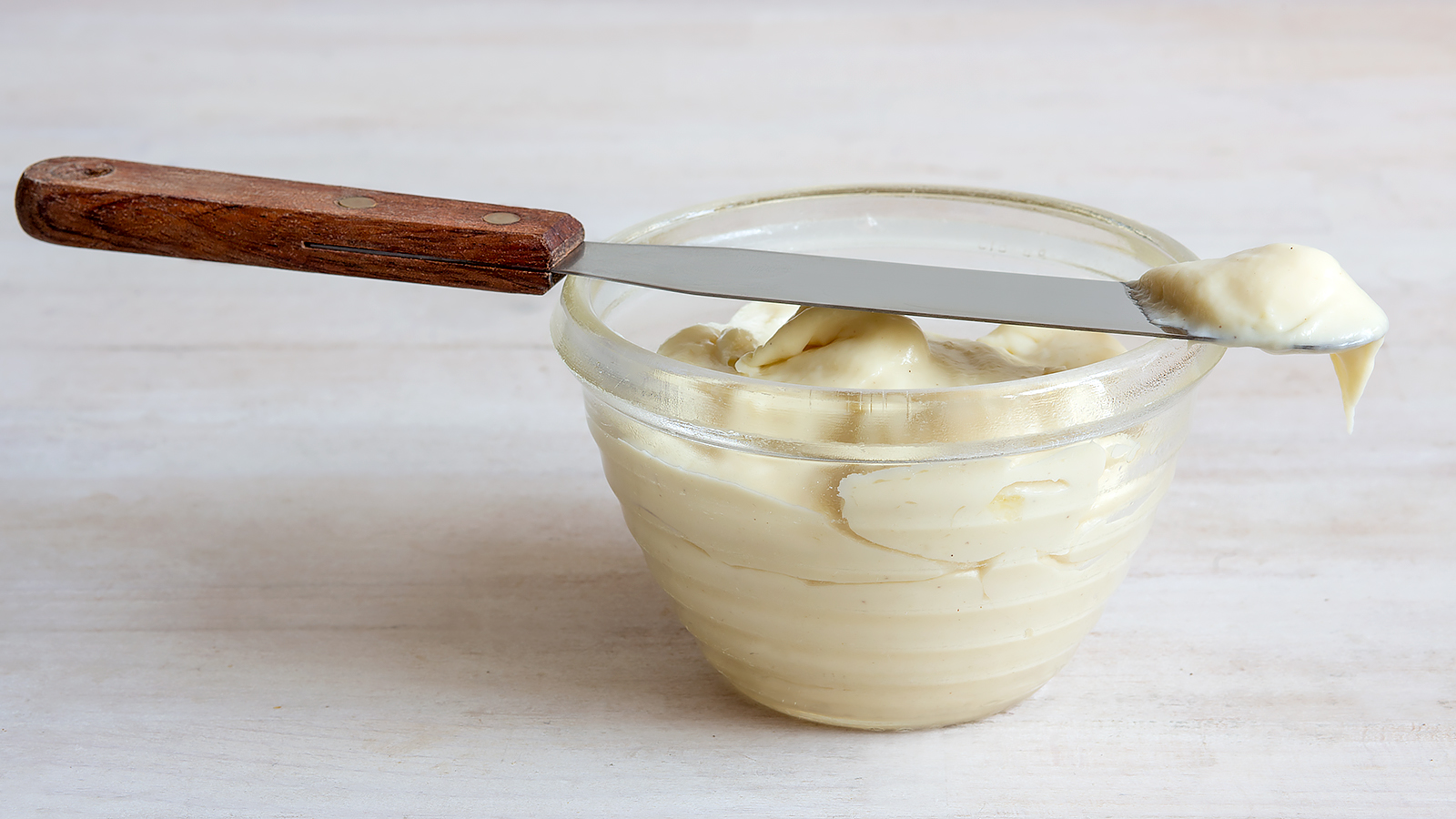 Cream sauce for pies and pastries