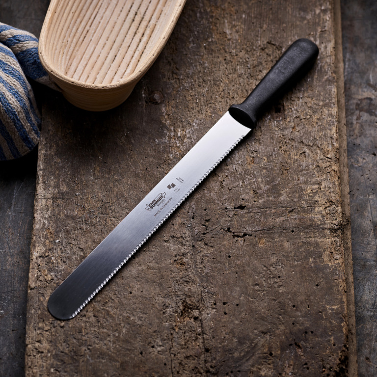 Serrated Knife for Crusty Bread by BakeryBits